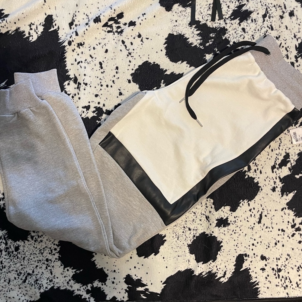 AKIRA Grey Multi jogger sweats Size: Small